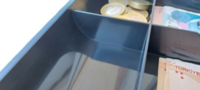 Rampalı%20Plastik%20Çekmece%20İçi%20Para%20Düzenleyici%204%20Banknot%203%20Bozuk%20Para%20Gözlü%2032%20x%2024,5%20x%203,5cm